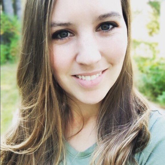 Meet your Posher, Tori - Picture 1 of 1